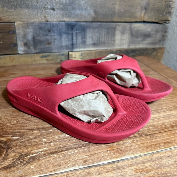 TELIC Energy Flip Flop Comfort Sandal Lightweight Waterproof Red Med W/9 M/8 USA - Picture 1 of 10